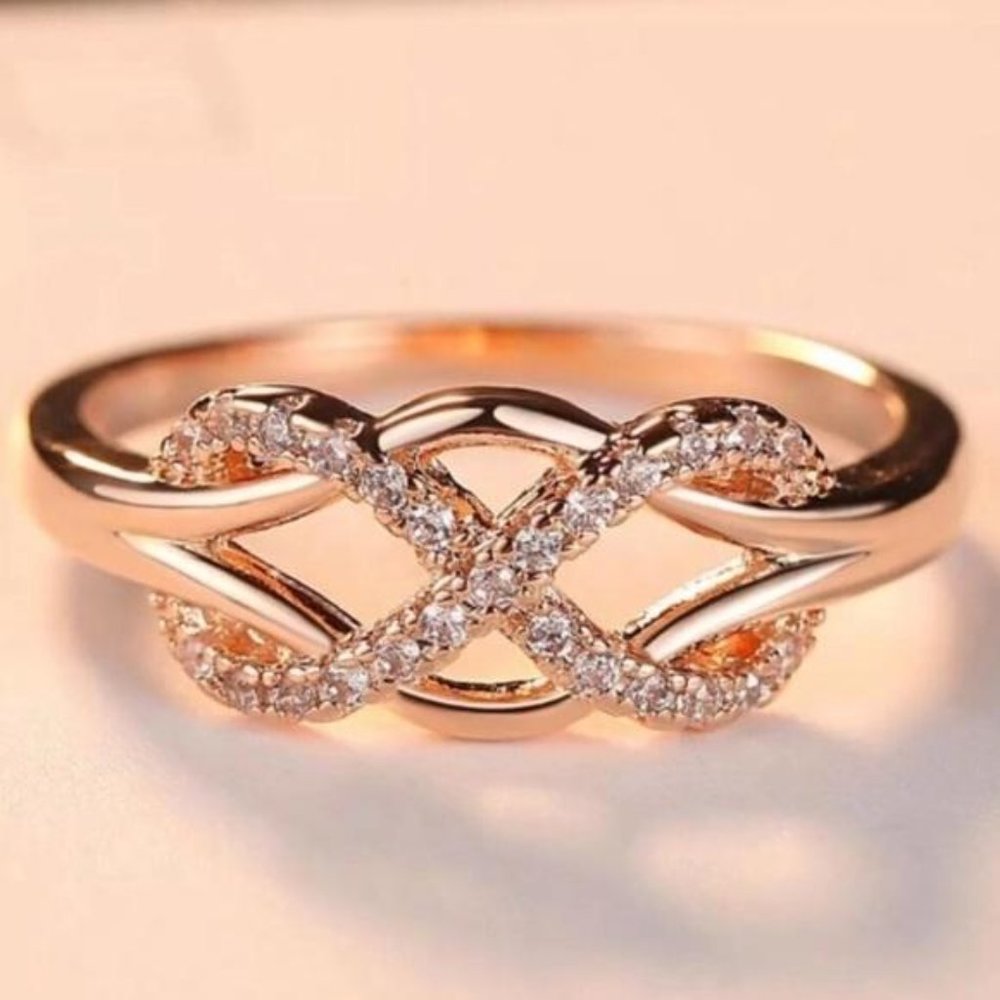 New 18K Rose Gold Infinity Cross Knot Ring, cute Ring, shiny Ring. - Picture 1 of 5